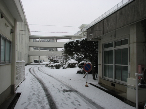 雪景色　校舎